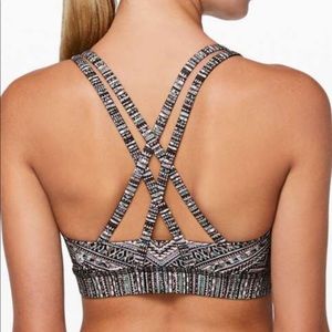 NEW Lululemon Energy Bra Size 6